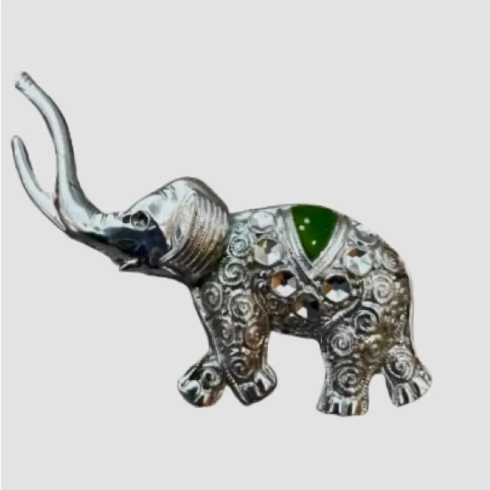 Vintage Elephant Small Mini Pin Silver Tone with Jade Colored Stone
